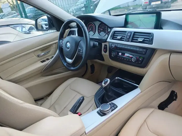 BMW Seria 3 F30/F31/F34 320i Efficient Dynamics Edition Luxury Line