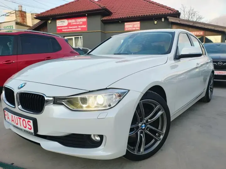 BMW Seria 3 F30/F31/F34 320i Efficient Dynamics Edition Luxury Line