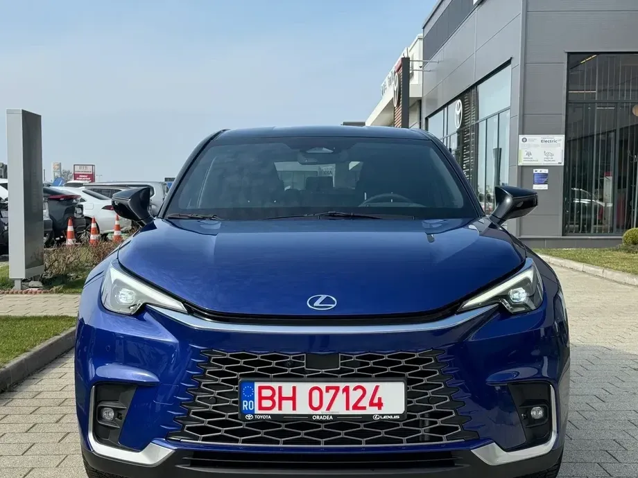 Lexus LBX FWD Cool — imagine 2