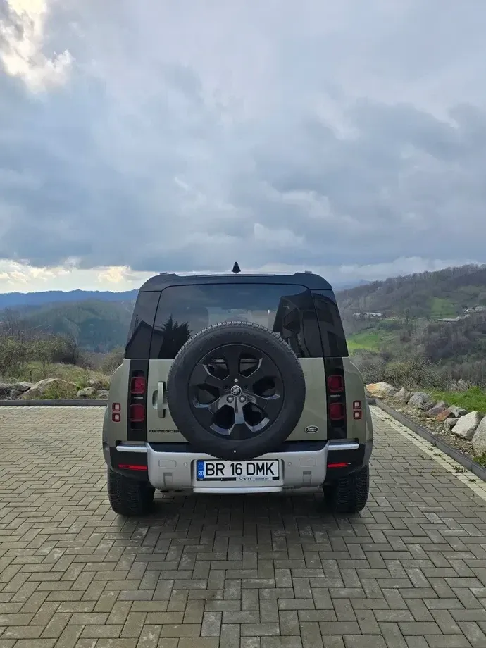Land Rover Defender — imagine 3