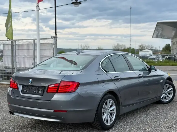 BMW Seria 5 F10/F11/F07 520d Aut.