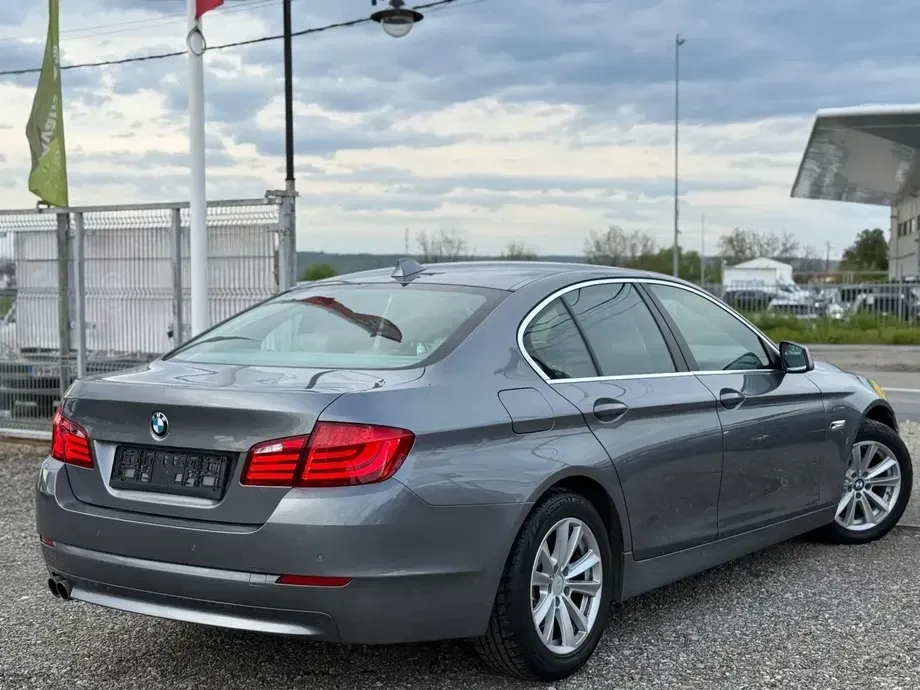 BMW Seria 5 F10/F11/F07 520d Aut. — imagine 4