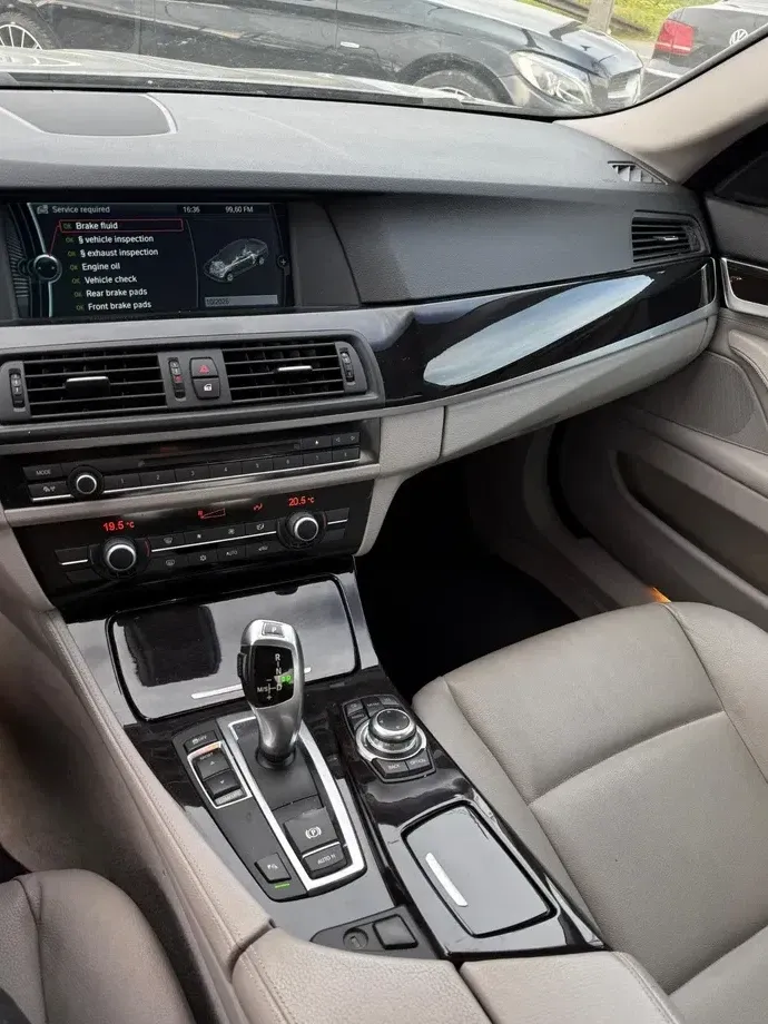 BMW Seria 5 F10/F11/F07 520d Aut. — imagine 6