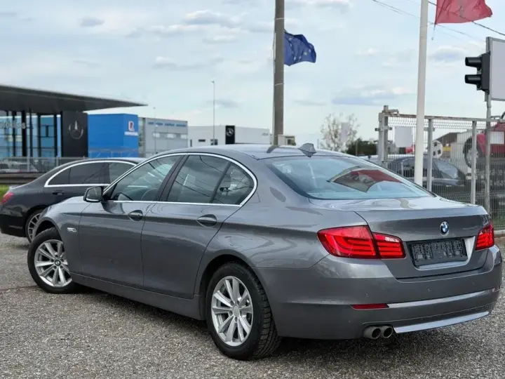 BMW Seria 5 F10/F11/F07 520d Aut.