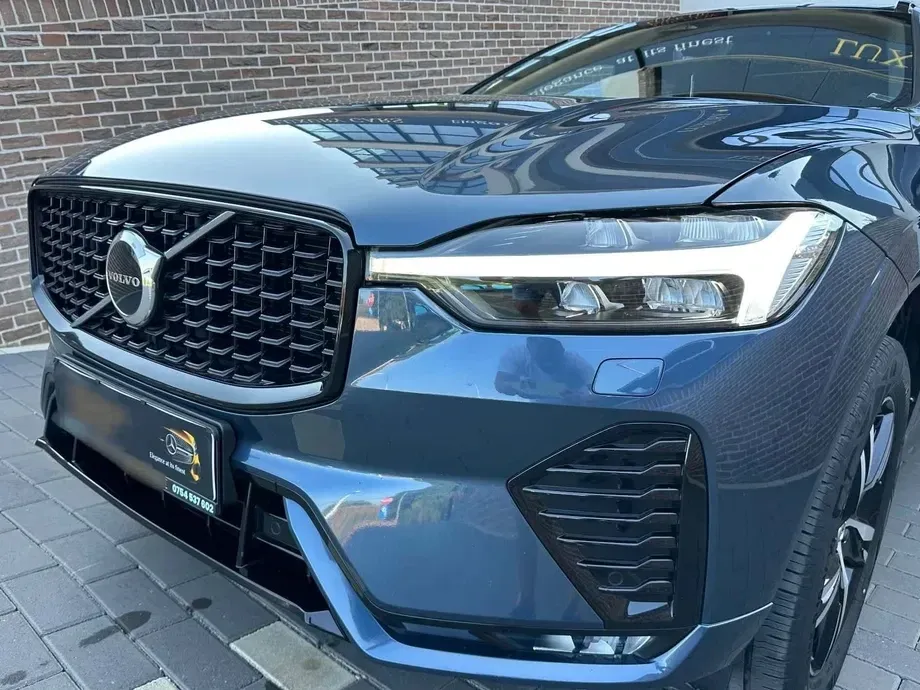 Volvo XC 60 II B4 MHEV AT8 AWD R-Design — imagine 3