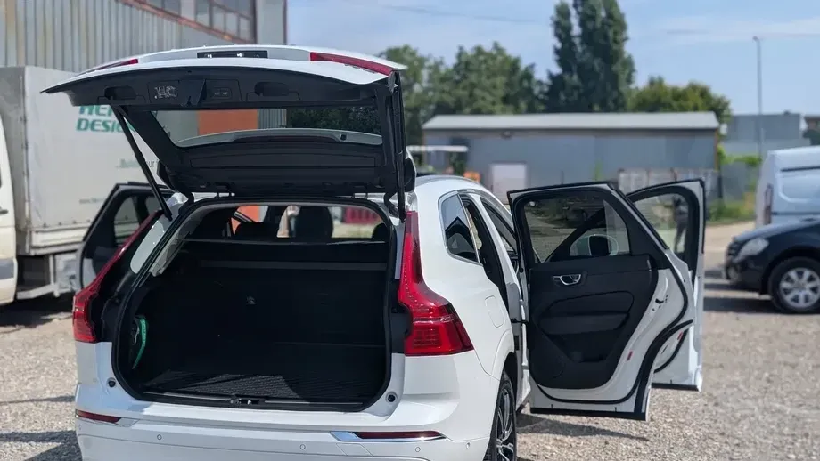 Volvo XC 60 II Recharge T8 Twin Engine eAWD Inscription — imagine 4