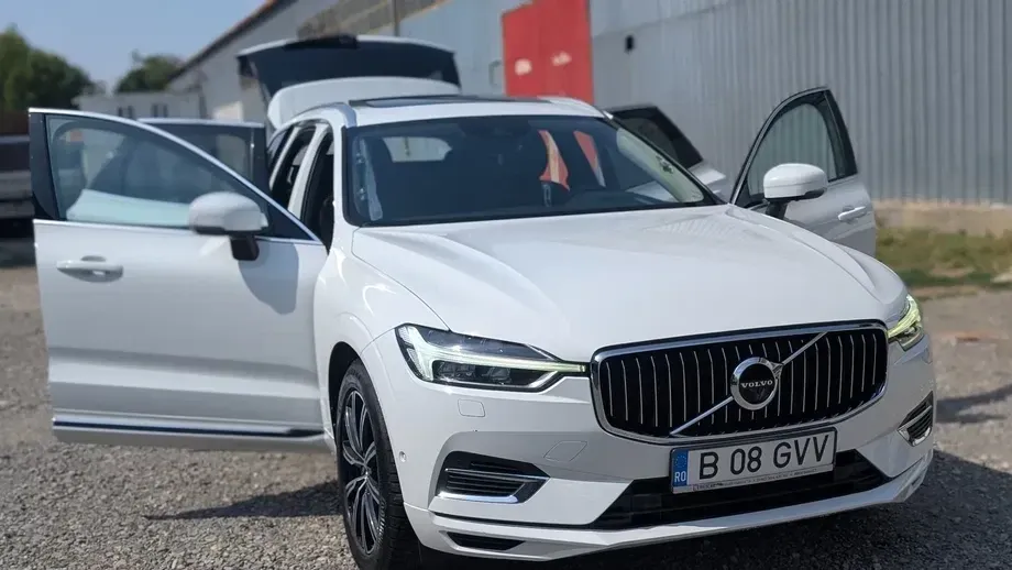Volvo XC 60 II Recharge T8 Twin Engine eAWD Inscription — imagine 3