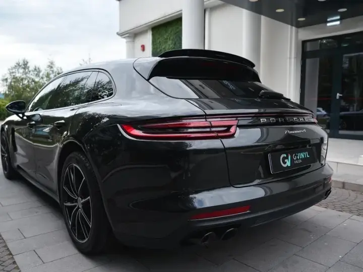 Porsche Panamera 4