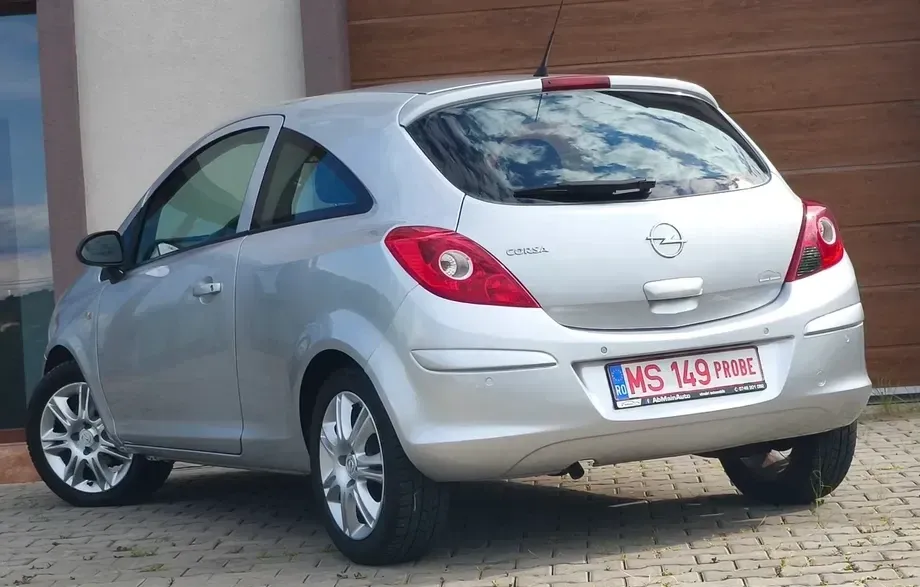 Opel Corsa D 1.2i Easytronic Enjoy — imagine 3
