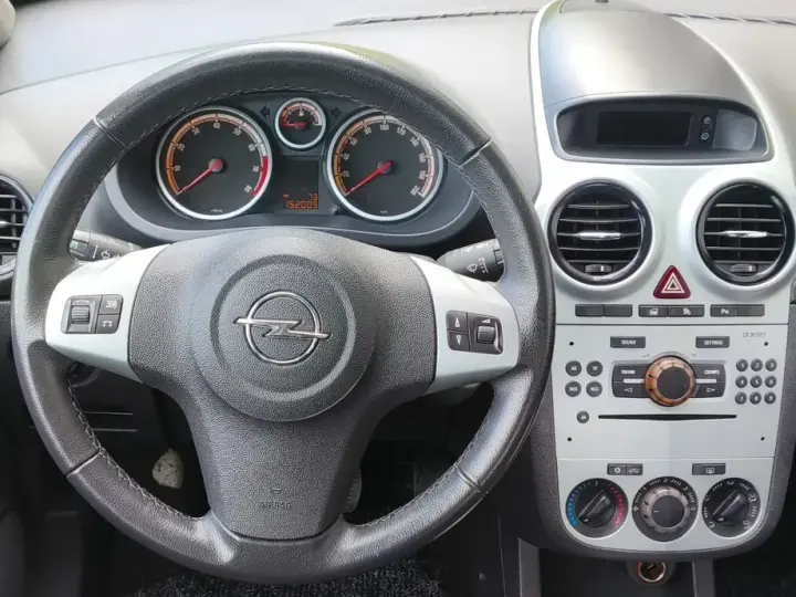 Opel Corsa D 1.2i Easytronic Enjoy