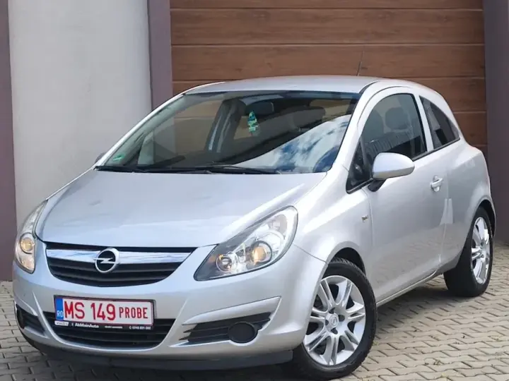 Opel Corsa D 1.2i Easytronic Enjoy