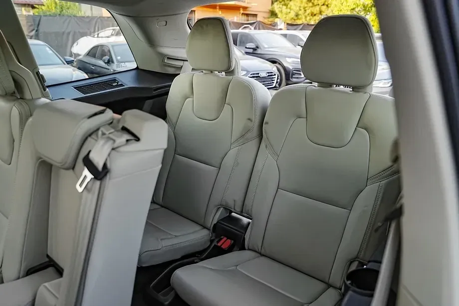 Volvo XC 90 Recharge T8 eAWD Inscription — imagine 5