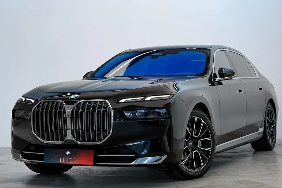 BMW Seria 7 G70 — imagine 2