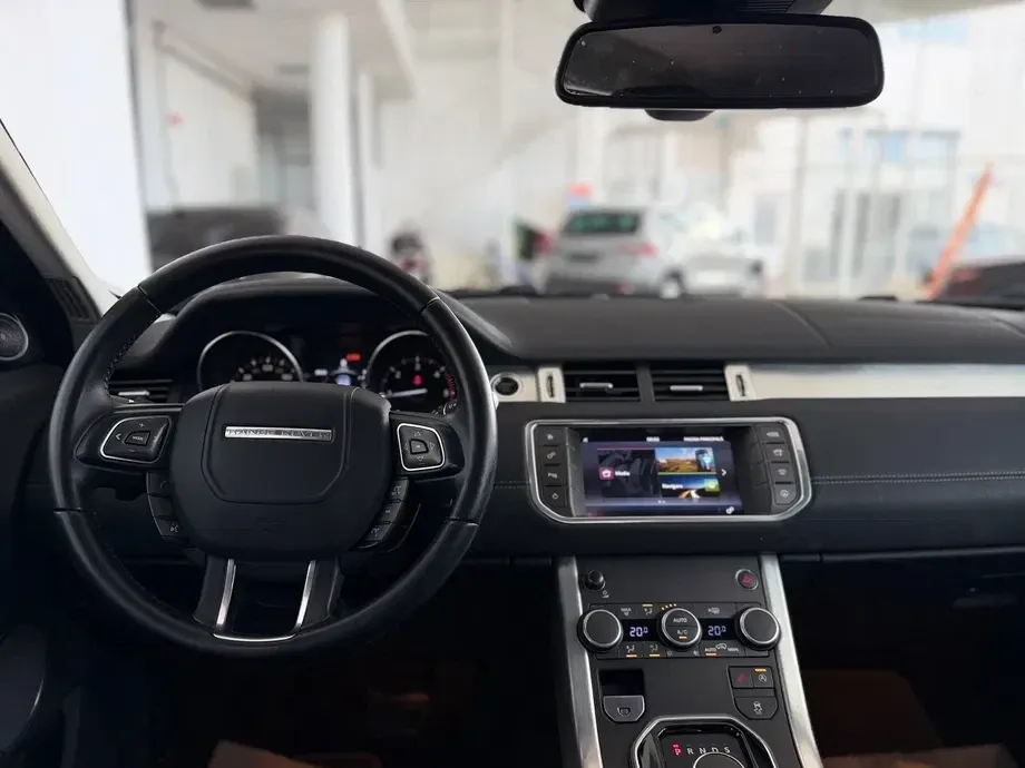 Land Rover Range Rover Evoque 2.0 D150 R-Dynamic — imagine 4