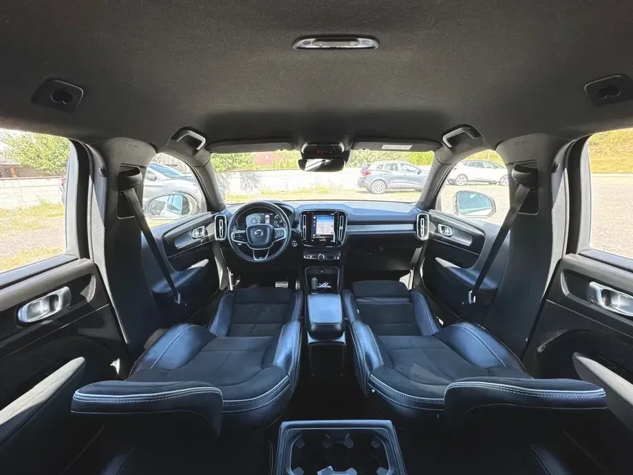 Volvo XC 40 D3 AWD R-Design — imagine 5