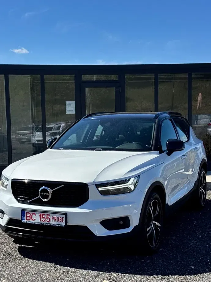 Volvo XC 40 D3 AWD R-Design — imagine 2