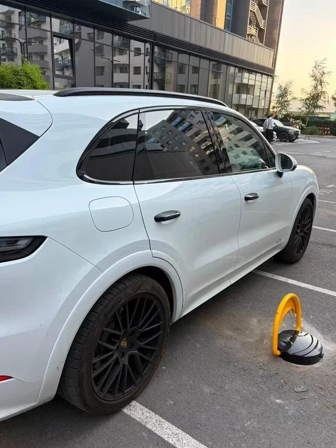 Porsche Cayenne — imagine 5