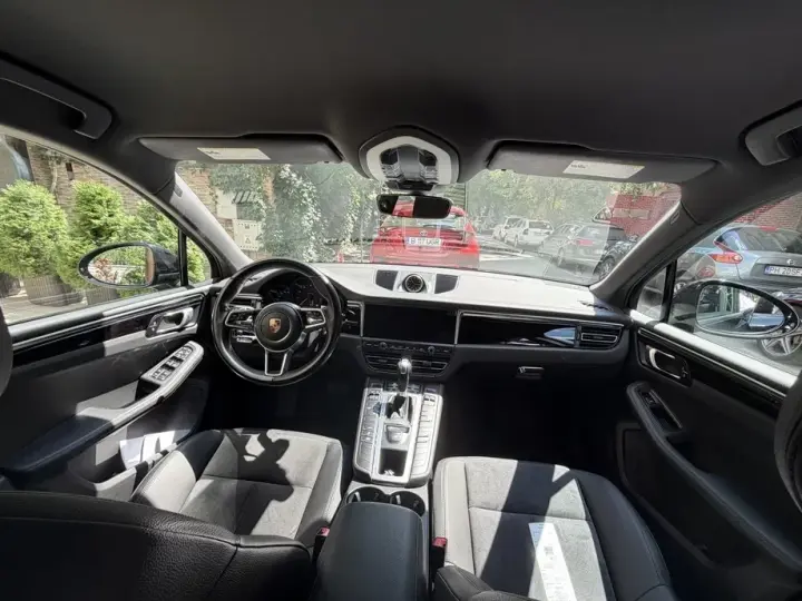Porsche Macan Standard