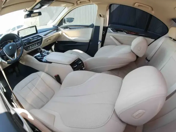 BMW Seria 5 G30/G31 520d xDrive Aut. Luxury Line