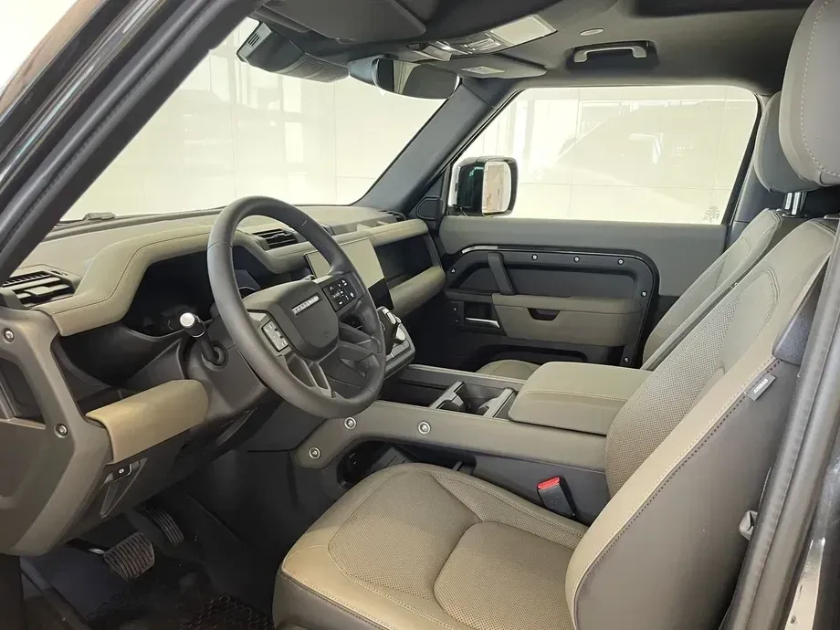 Land Rover Defender 90 3.0 D250 MHEV X-Dynamic SE — imagine 2