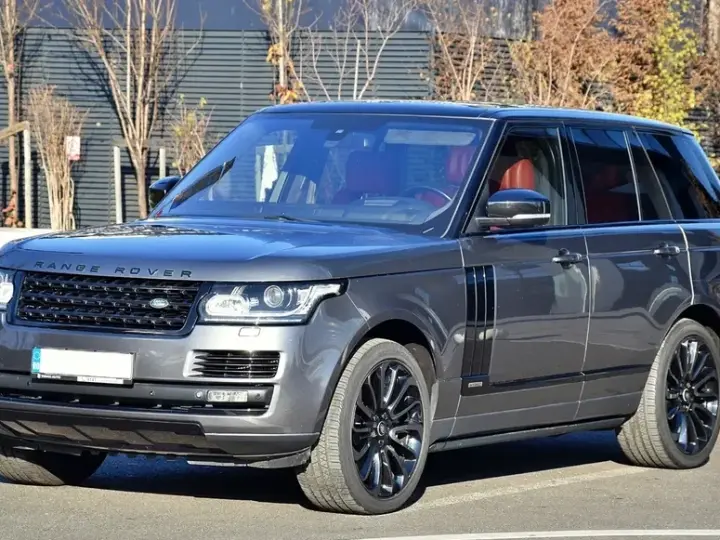 Land Rover Range Rover IV 3.0 I SDV6 HEV Autobiography Black
