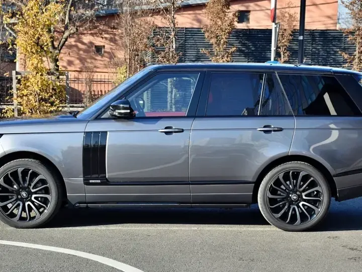 Land Rover Range Rover IV 3.0 I SDV6 HEV Autobiography Black