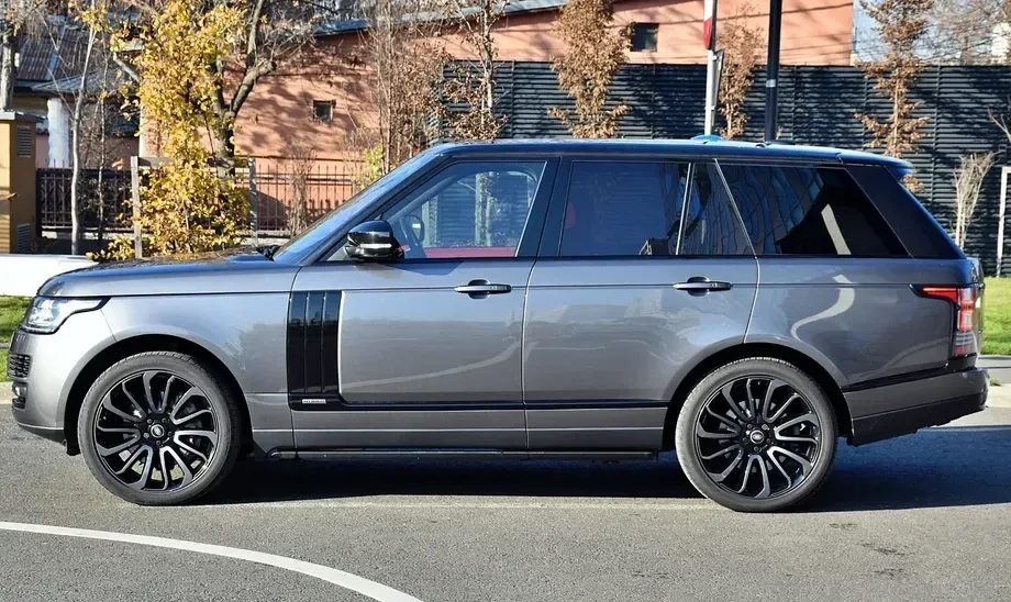 Land Rover Range Rover IV 3.0 I SDV6 HEV Autobiography Black — imagine 5