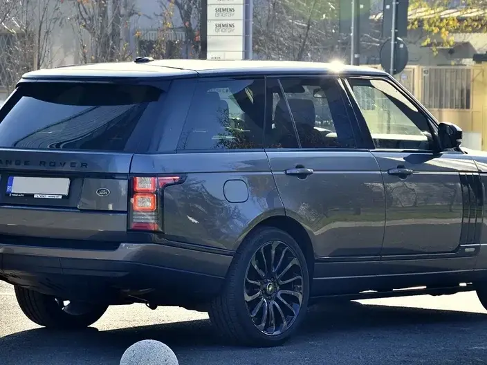 Land Rover Range Rover IV 3.0 I SDV6 HEV Autobiography Black