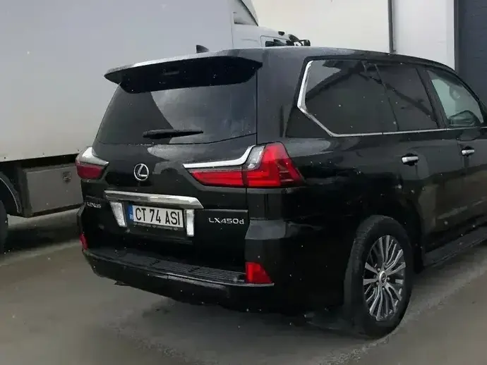 Lexus LX