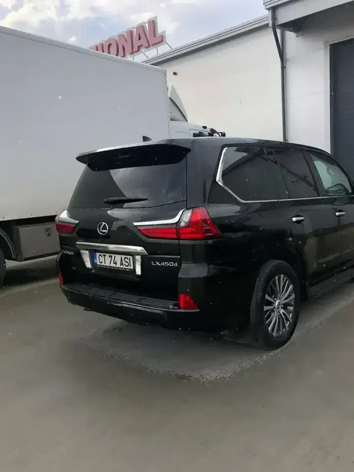 Lexus LX — imagine 3