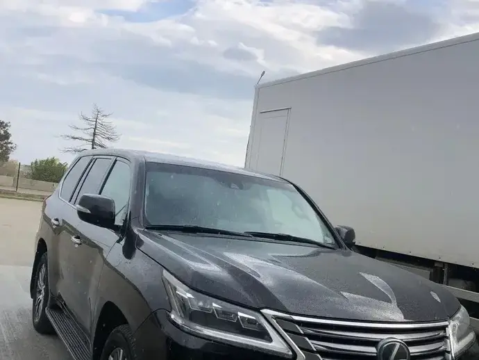 Lexus LX