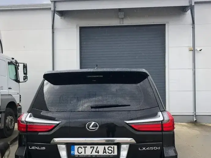 Lexus LX