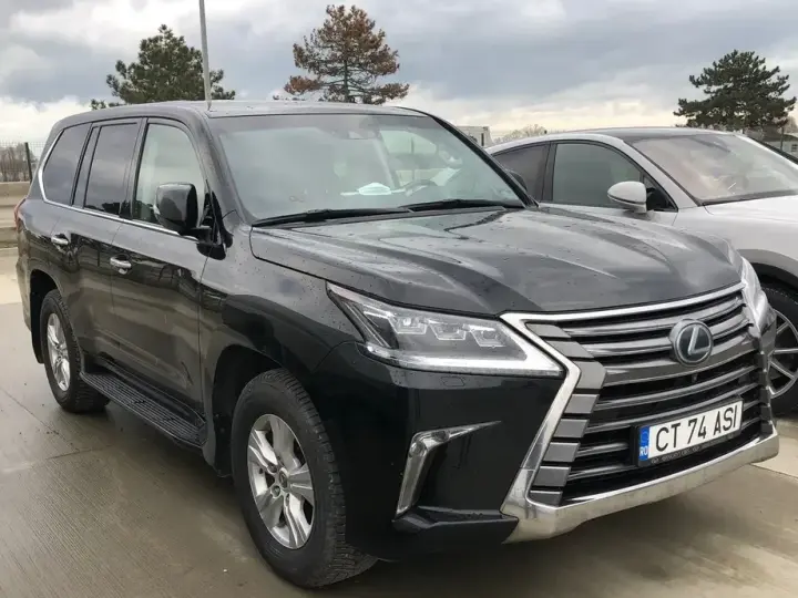 Lexus LX
