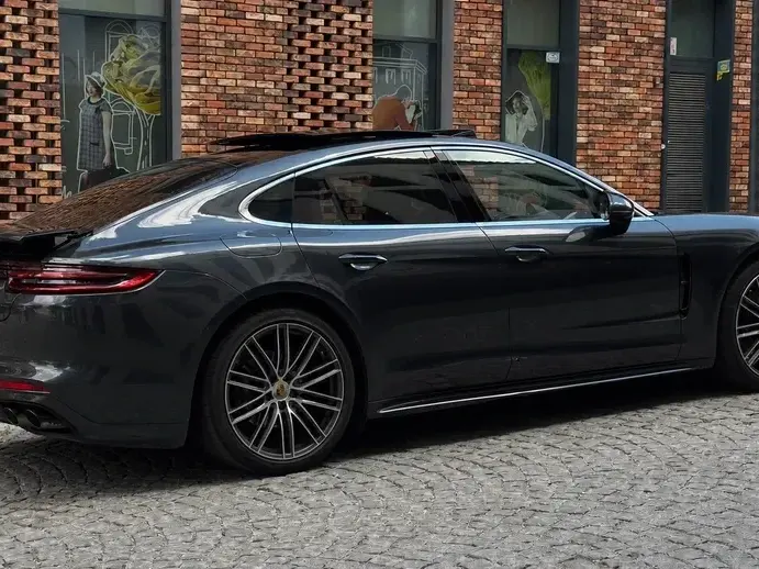 Porsche Panamera 4S