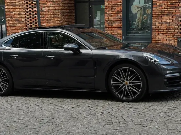 Porsche Panamera 4S