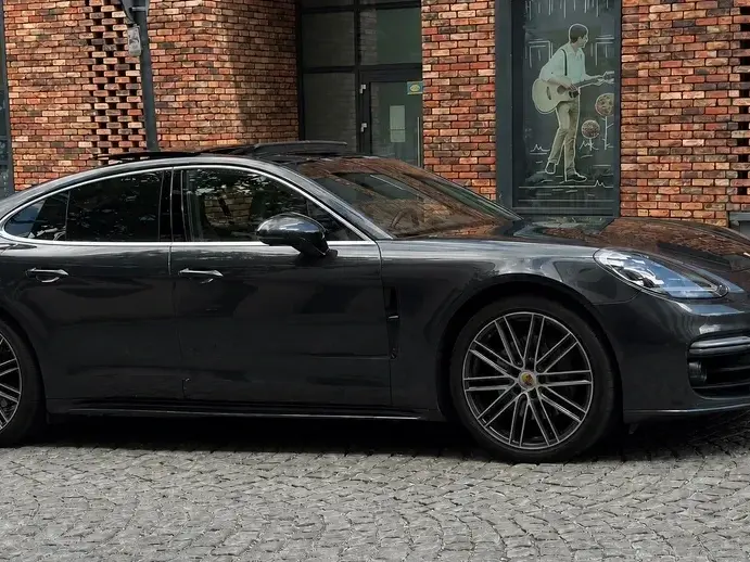 Porsche Panamera 4S