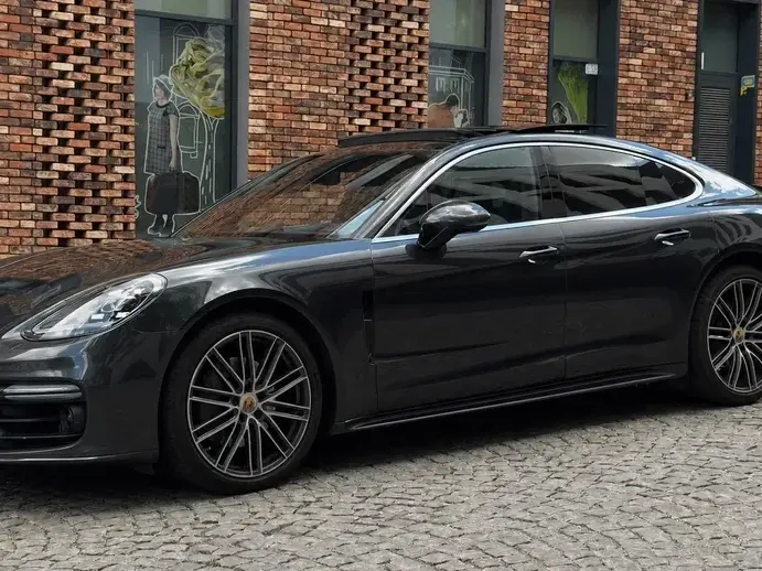 Porsche Panamera 4S