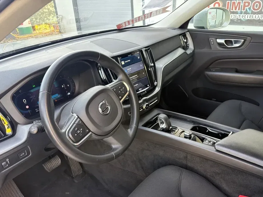 Volvo XC 60 II B4 B Geartronic Momentum Pro — imagine 3