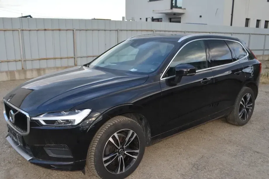 Volvo XC 60 II D4 Geartronic Momentum — imagine 2