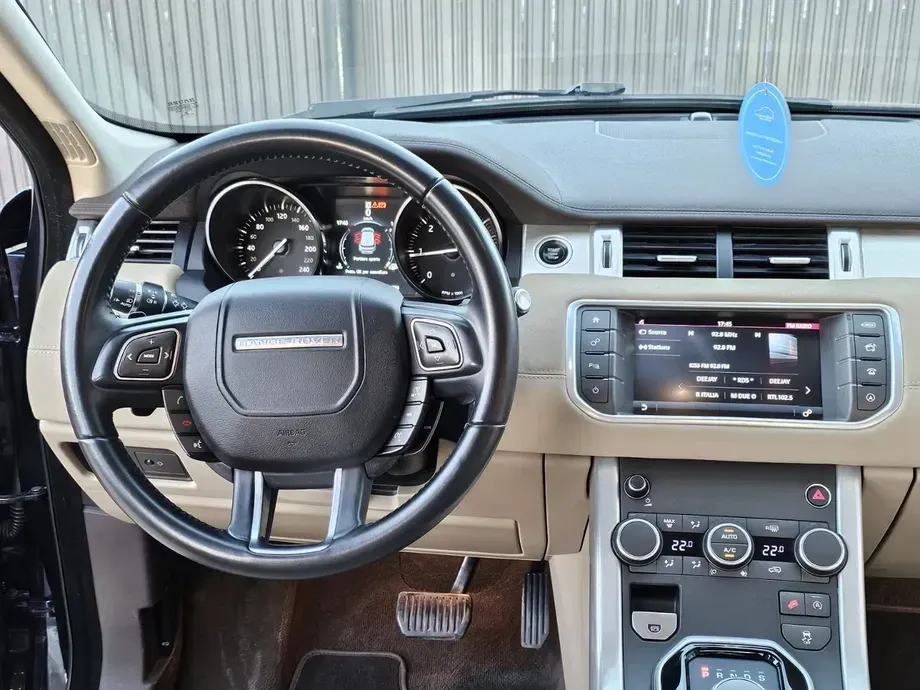 Land Rover Range Rover Evoque 2.0 D150 R-Dynamic — imagine 3