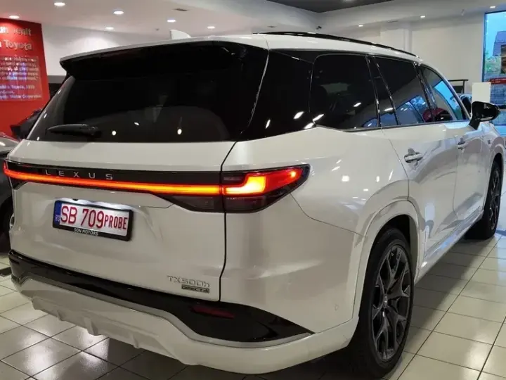 Lexus TX500 H