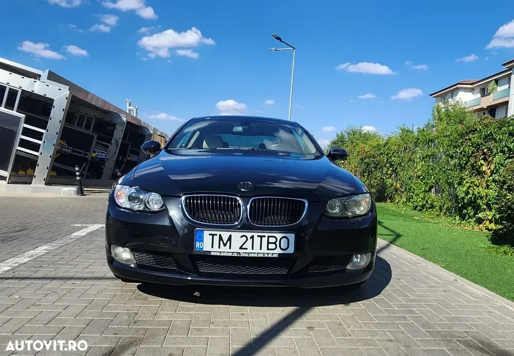 BMW Seria 3 E90/E91/E92/E93 [2005 - 2013] — imagine 5