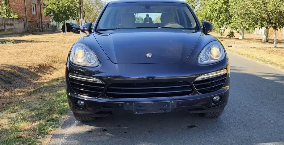 Porsche Cayenne — imagine 3