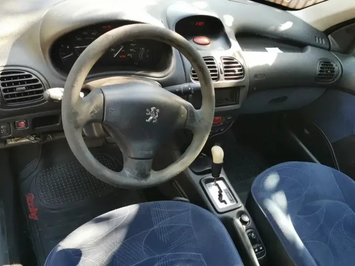 Peugeot 206