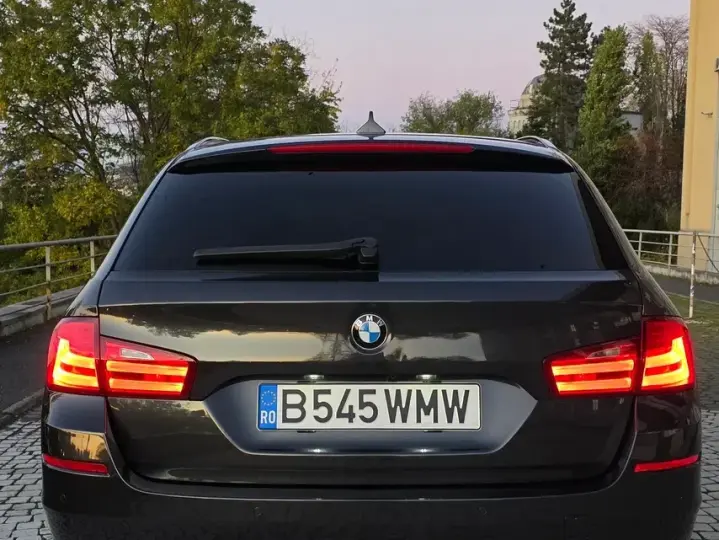 BMW Seria 5 F10/F11/F07 [2010 - 2017] 520d