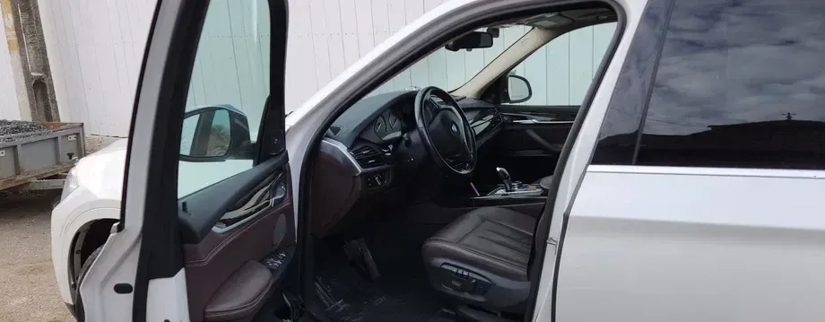 BMW X5 xDrive35i — imagine 5