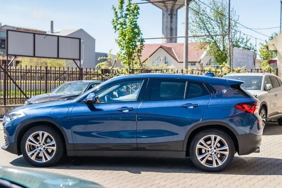 BMW X2 xDrive25e Advantage Plus — imagine 3
