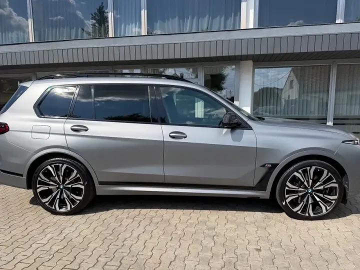 BMW X7 M60i xDrive