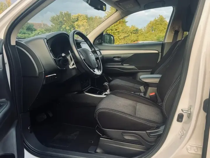 Mitsubishi Outlander 2.2 DI-D 4WD Automatik Plus
