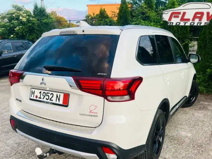 Mitsubishi Outlander 2.2 DI-D 4WD Automatik Plus